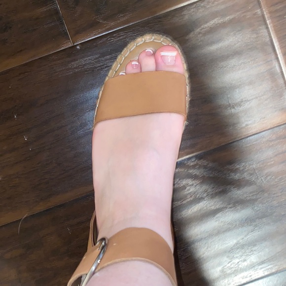 Wedge sandals with ankle strap - Picture 1 of 3